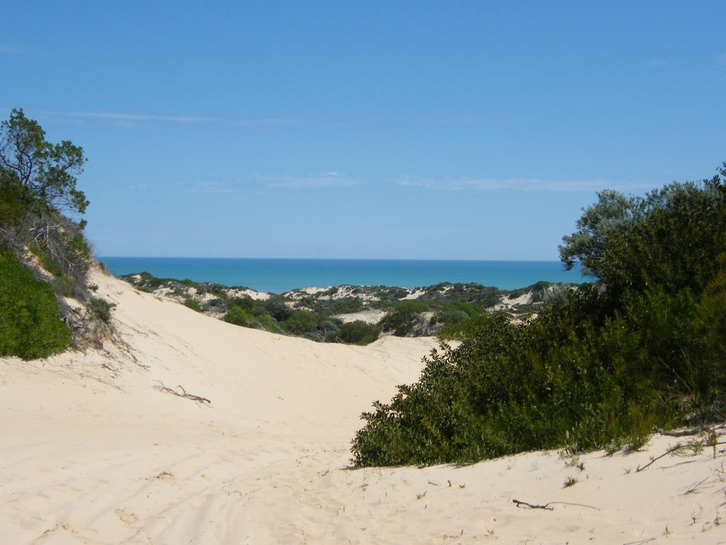 Coorong Waterfront Retreat Villa Meningie Bagian luar foto