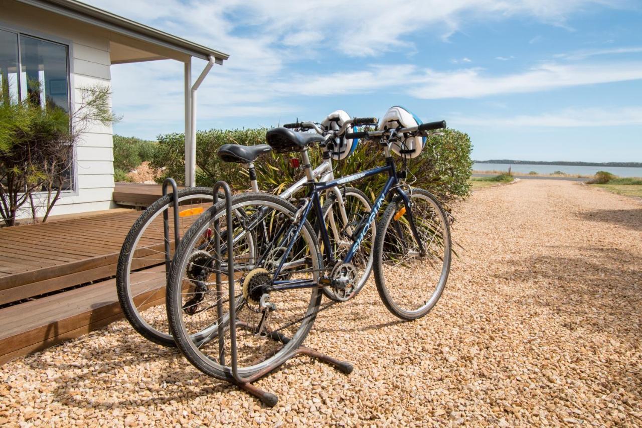 Coorong Waterfront Retreat Villa Meningie Bagian luar foto