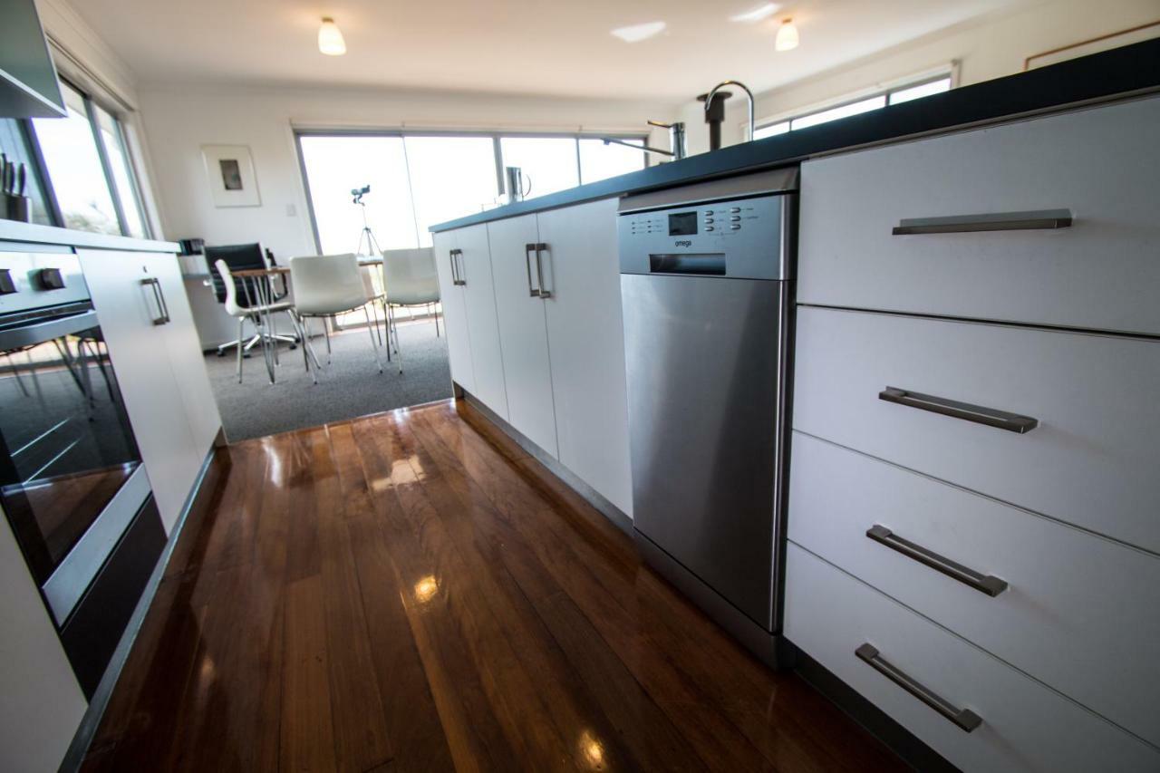 Coorong Waterfront Retreat Villa Meningie Bagian luar foto